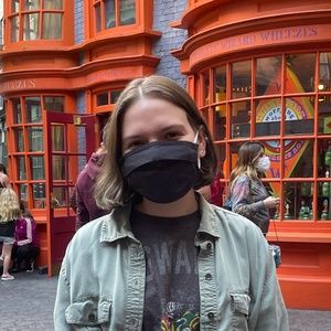 Meet your Posher, April